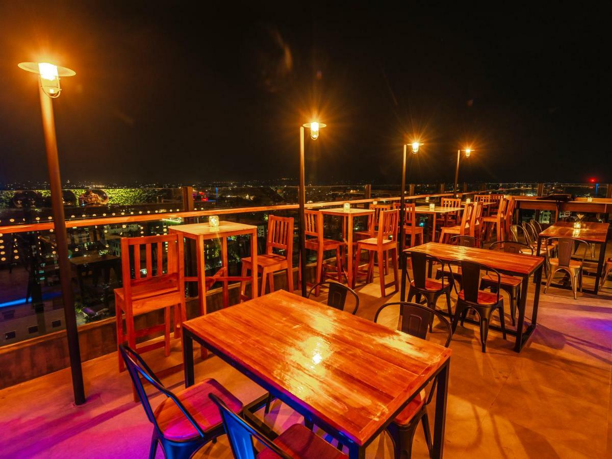 The Hotel Nova Мандалай Экстерьер фото